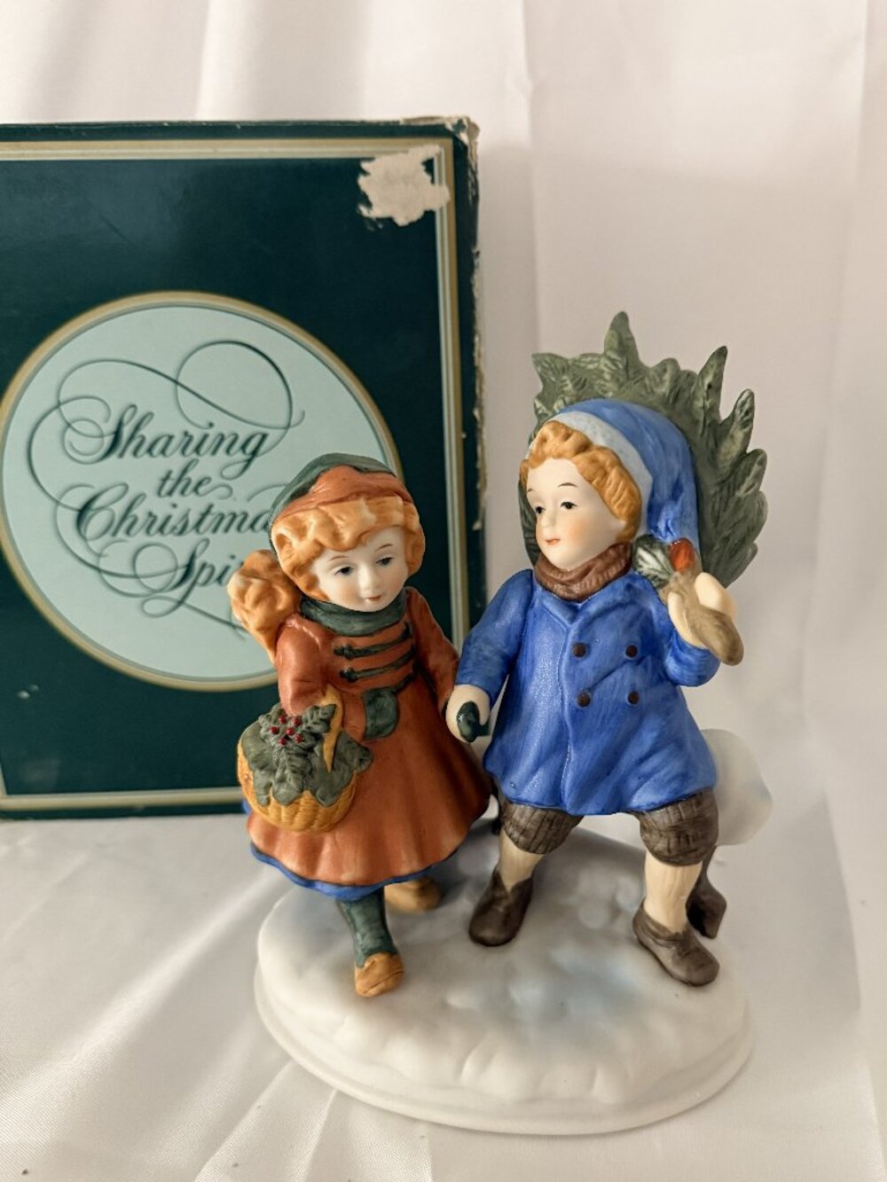 1981 Fist Edition Christmas Memories - "Sharing the Christmas Spirit" VINTAGE